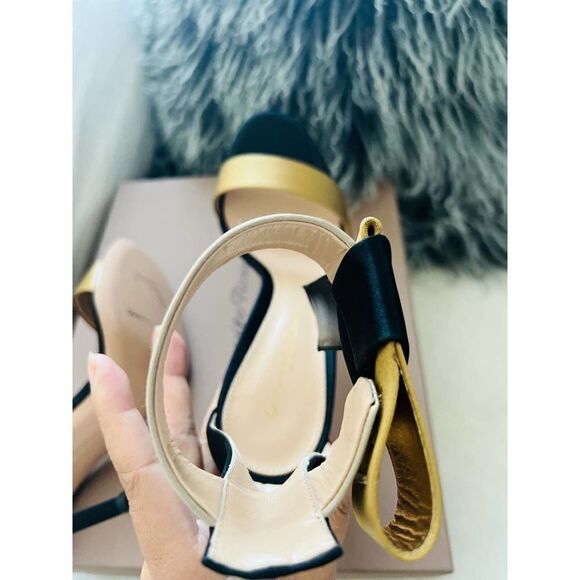 GIANVITO ROSSI Geisha Bicolor Sandal Sandal in Black/Gold 38 - Picture 9 of 13